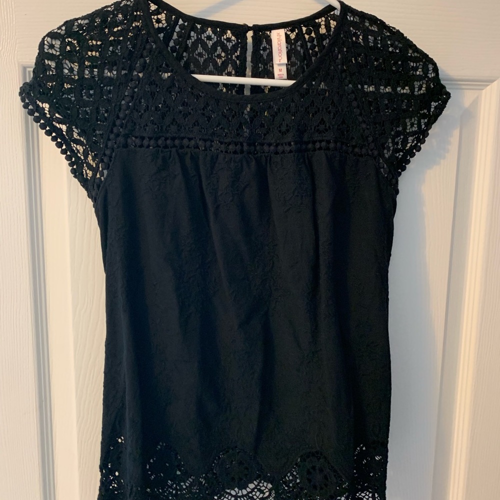 Lace black top!